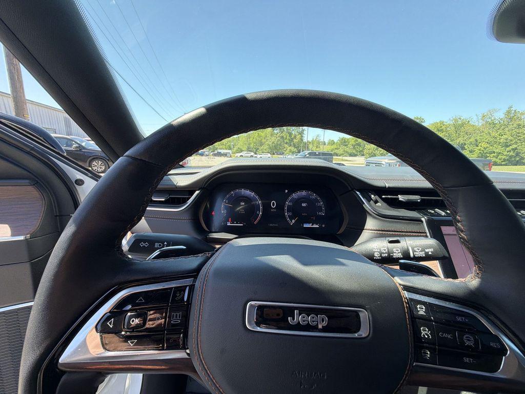 used 2025 Jeep Grand Cherokee car, priced at $50,940