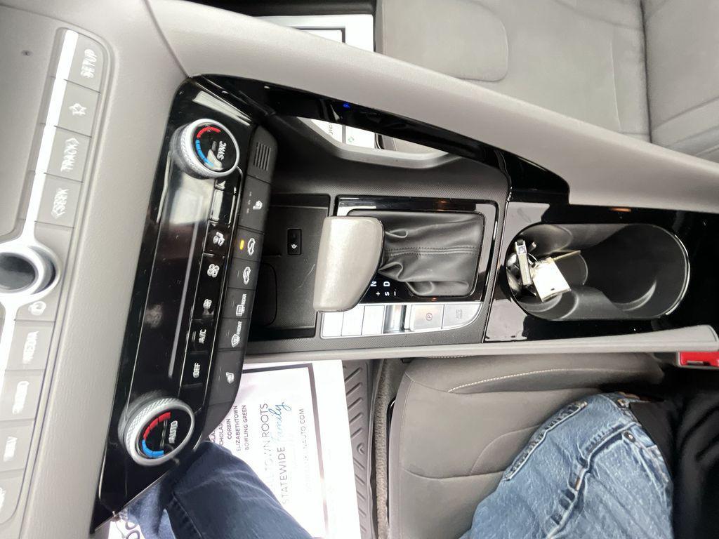 used 2025 Hyundai Elantra car, priced at $22,965