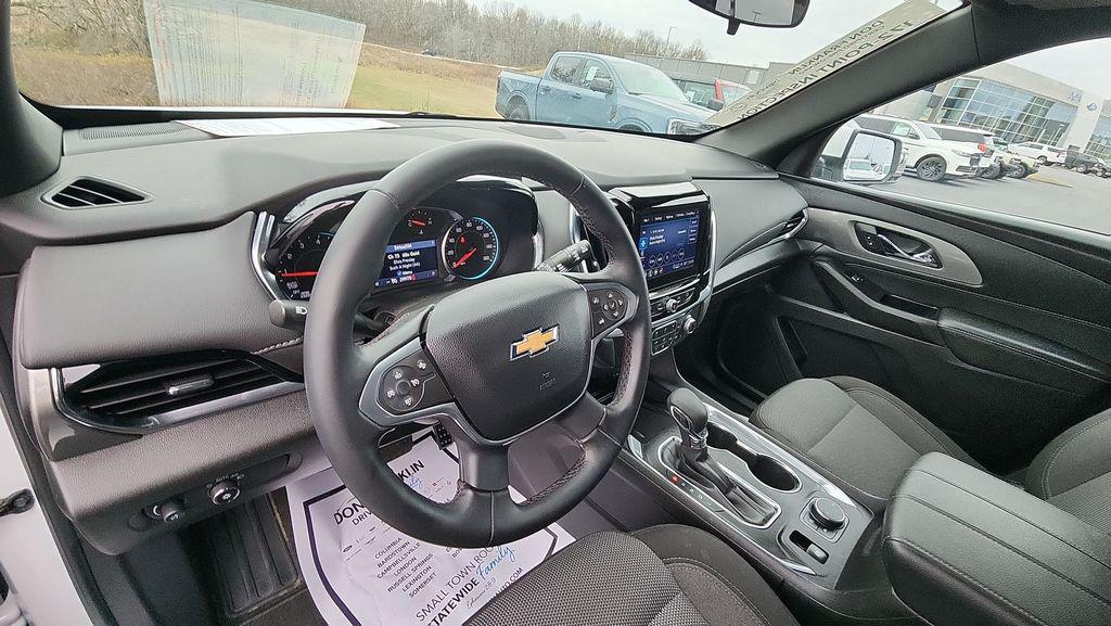used 2023 Chevrolet Traverse car, priced at $29,430