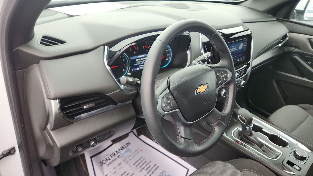 used 2023 Chevrolet Traverse car, priced at $29,430
