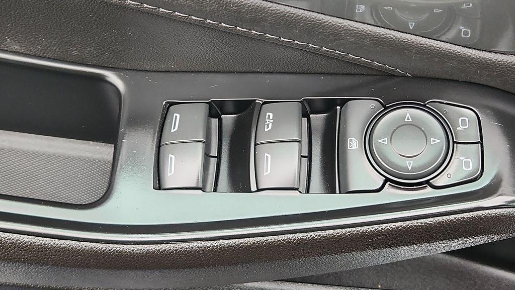 used 2023 Chevrolet Traverse car, priced at $29,430