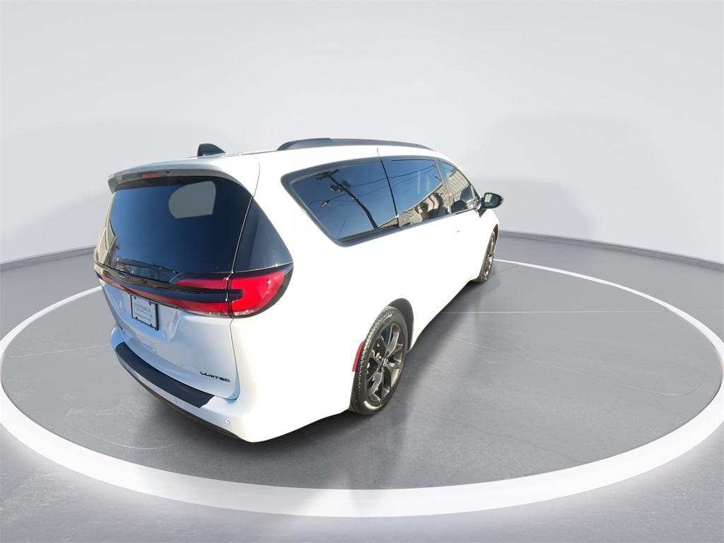 used 2025 Chrysler Pacifica car, priced at $38,714