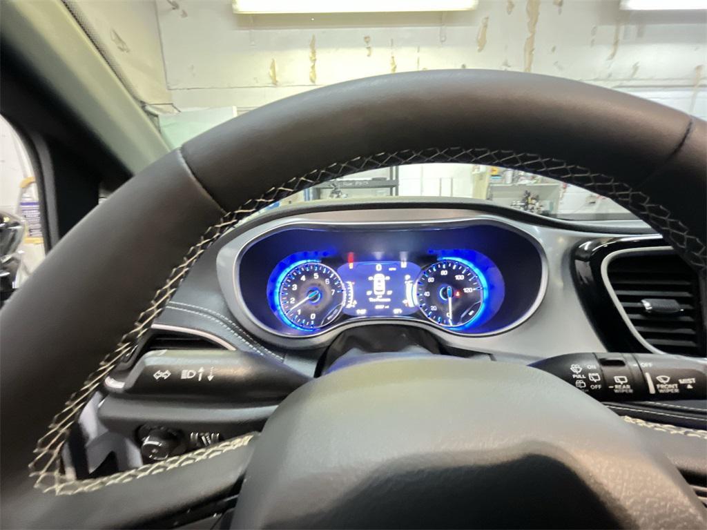 used 2025 Chrysler Pacifica car, priced at $38,714