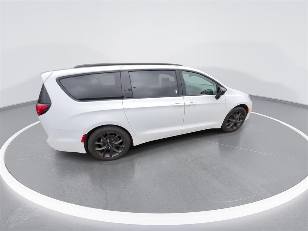 used 2024 Chrysler Pacifica car, priced at $33,924