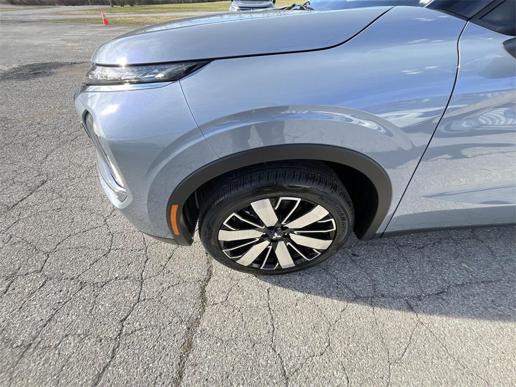 new 2026 Mitsubishi Outlander car, priced at $42,075