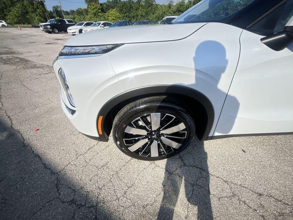 new 2025 Mitsubishi Outlander car, priced at $34,200