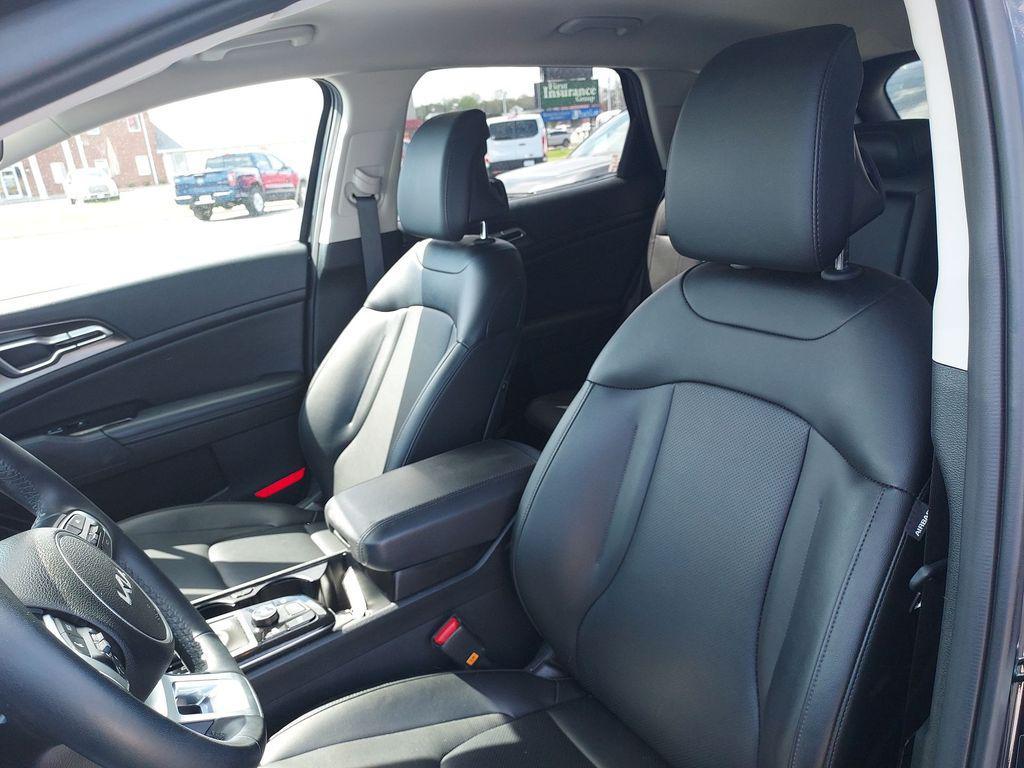 used 2025 Kia Sportage car, priced at $26,306
