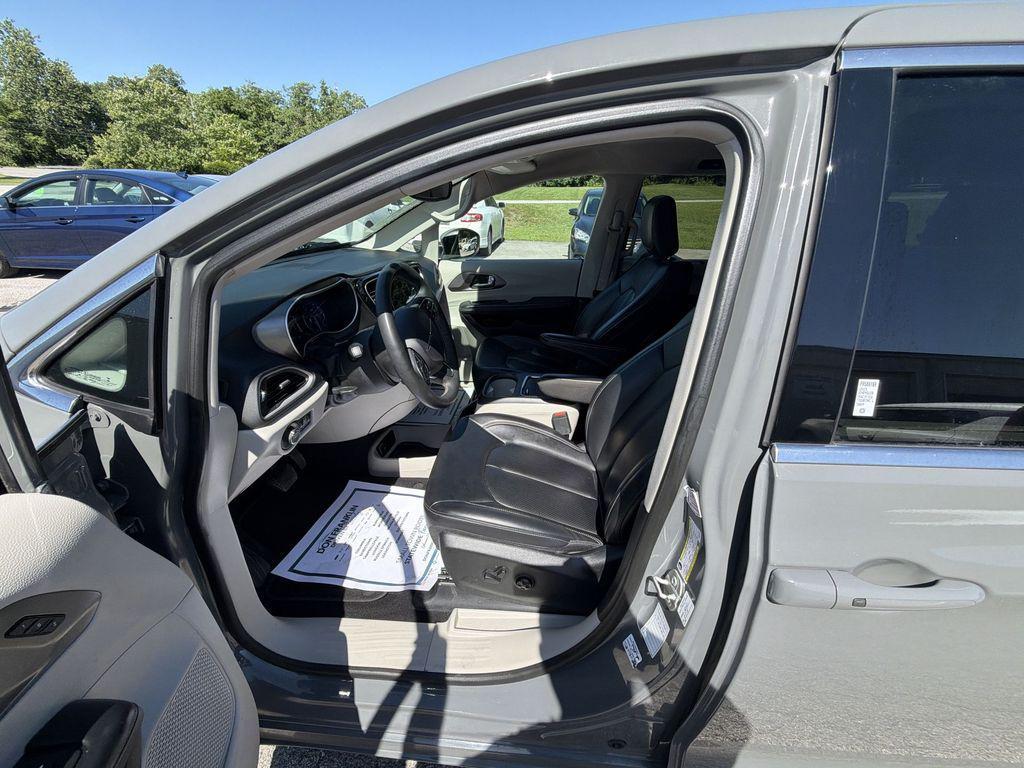 used 2023 Chrysler Pacifica car, priced at $25,499