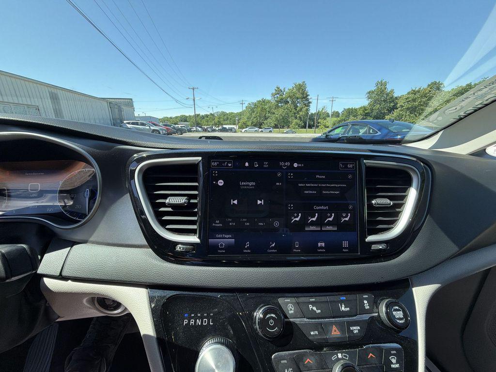 used 2023 Chrysler Pacifica car, priced at $25,499