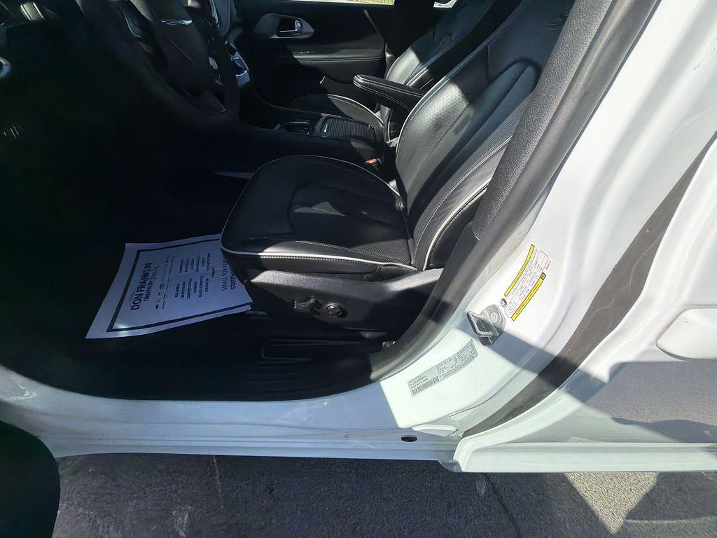used 2025 Chrysler Pacifica car, priced at $40,830