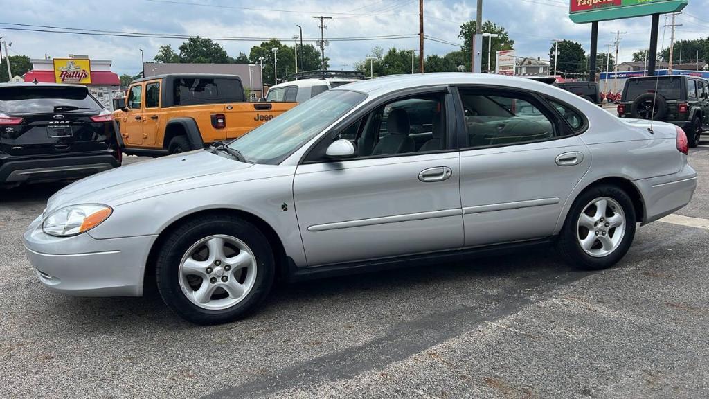 used 2001 Ford Taurus car, priced at $3,900