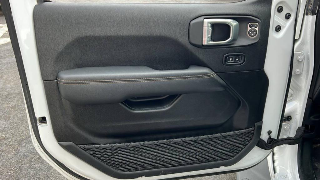 used 2023 Jeep Gladiator car, priced at $32,900