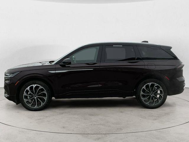 used 2025 Lincoln Nautilus car, priced at $62,998