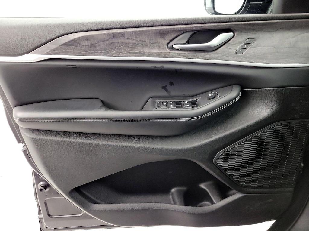 used 2023 Jeep Grand Cherokee L car, priced at $35,998