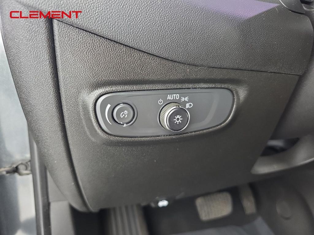 used 2021 Chevrolet Equinox car, priced at $17,059