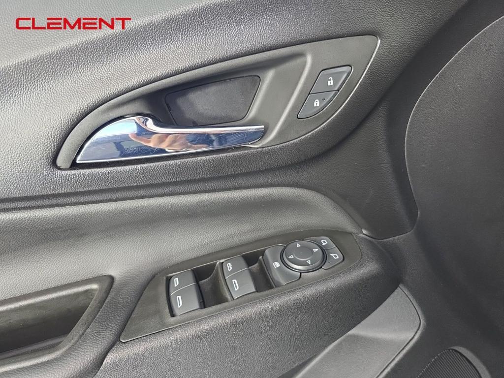 used 2022 Chevrolet Equinox car, priced at $19,516