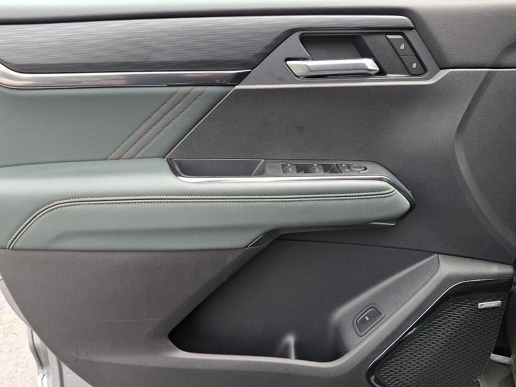 used 2025 GMC Acadia car, priced at $45,294