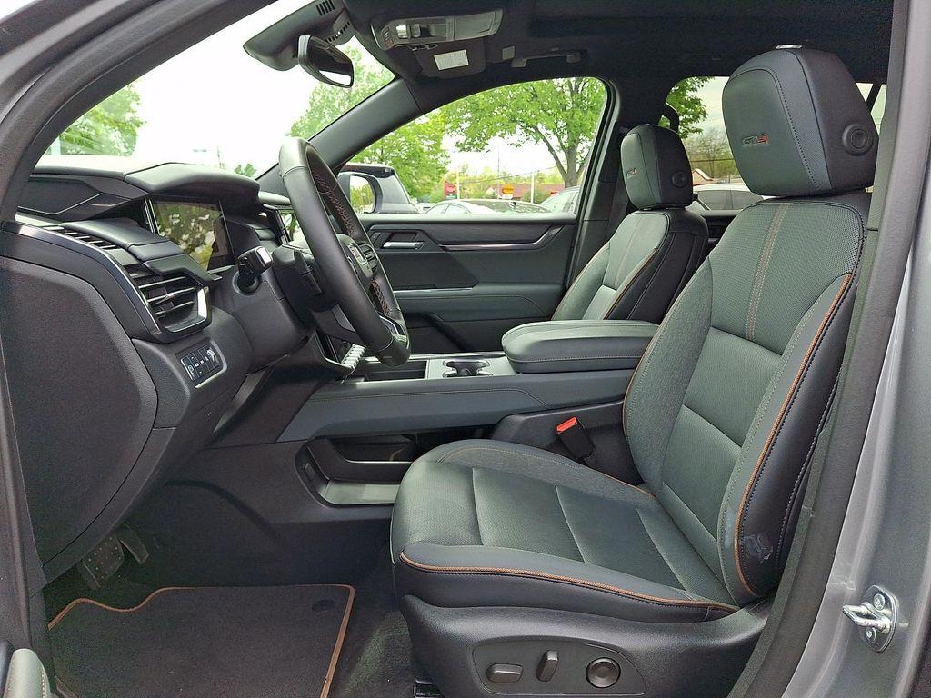 used 2025 GMC Acadia car, priced at $45,294