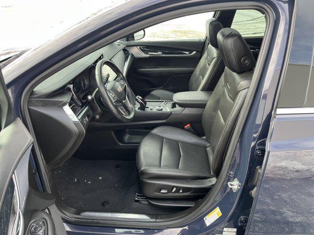 used 2025 Cadillac XT5 car, priced at $35,999