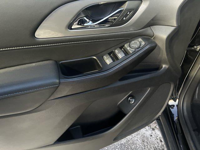 used 2023 Chevrolet Traverse car, priced at $31,999