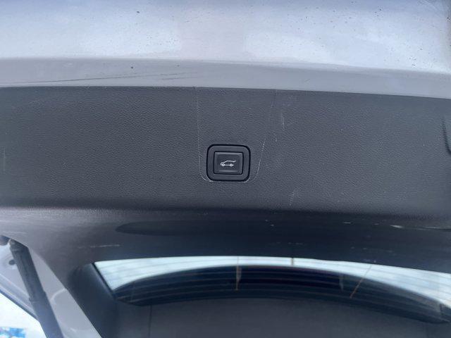 used 2023 Chevrolet Traverse car, priced at $29,999