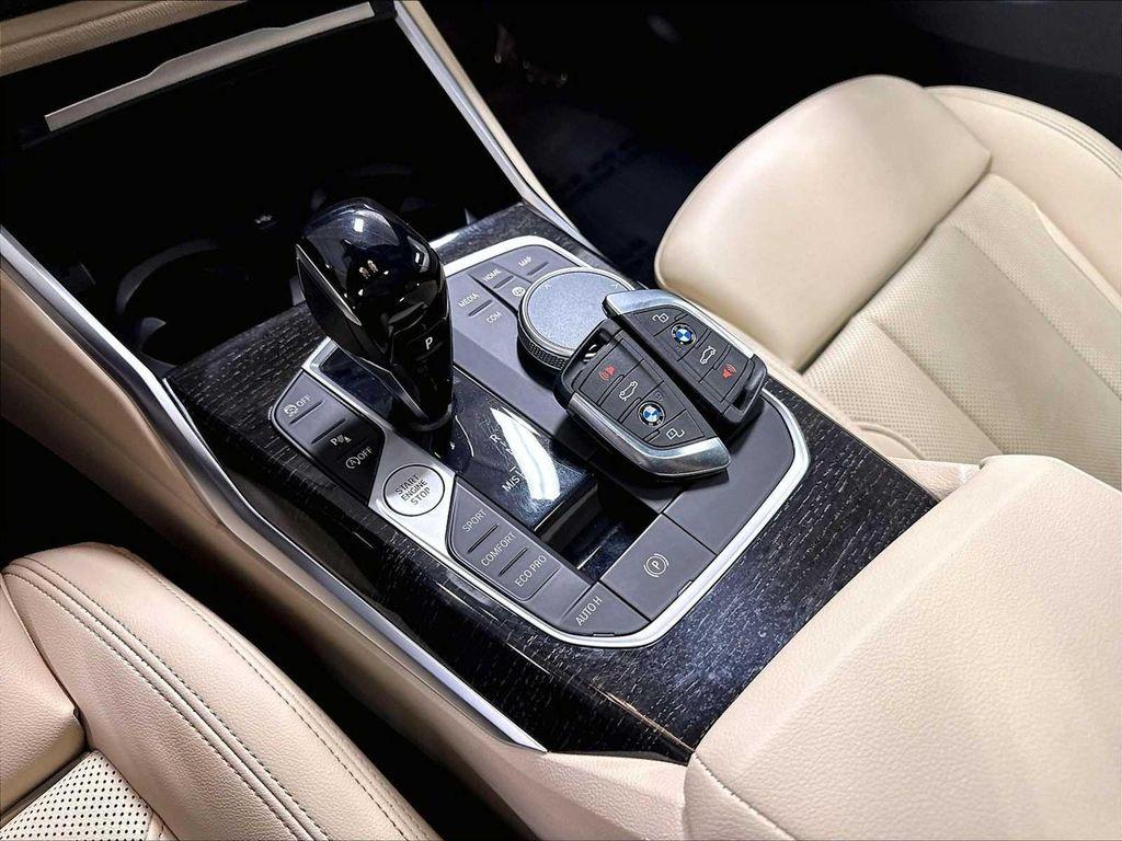 BMW 3 Series view 36