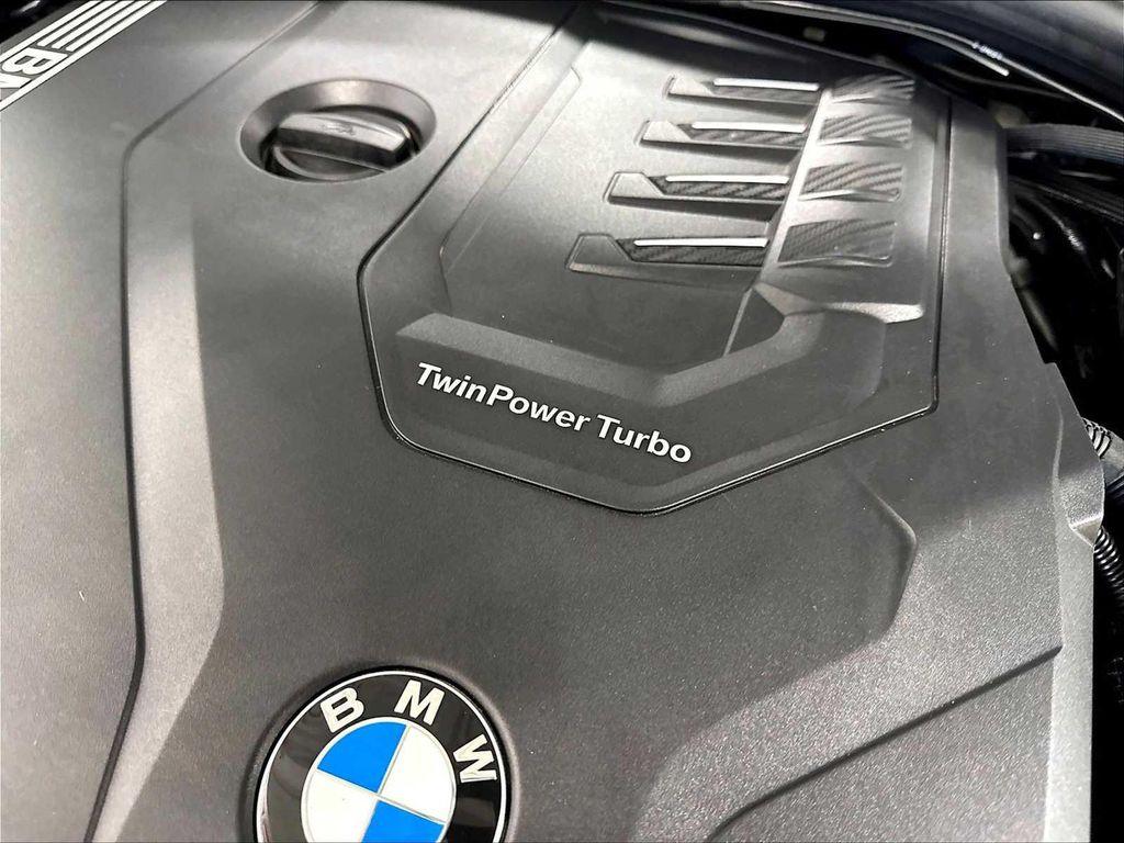 BMW 3 Series view 35