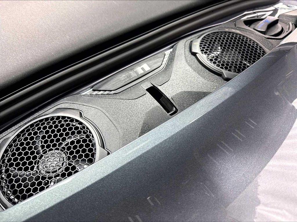 Porsche 911 view 34