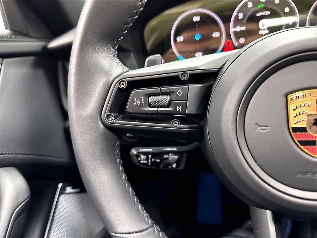 Porsche 911 view 19