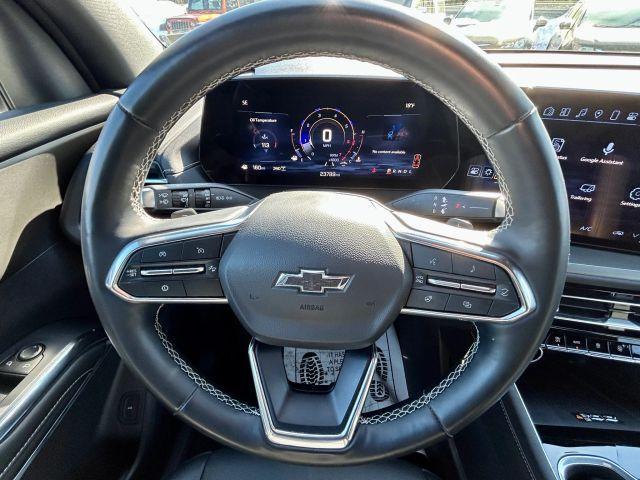 used 2025 Chevrolet Traverse car, priced at $32,990