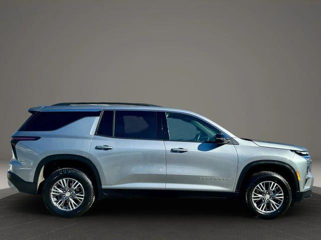 used 2025 Chevrolet Traverse car, priced at $32,990
