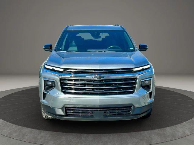 used 2025 Chevrolet Traverse car, priced at $32,990