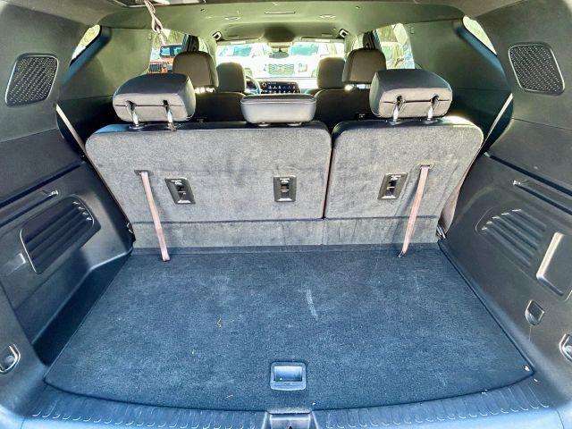 used 2025 Chevrolet Traverse car, priced at $32,990