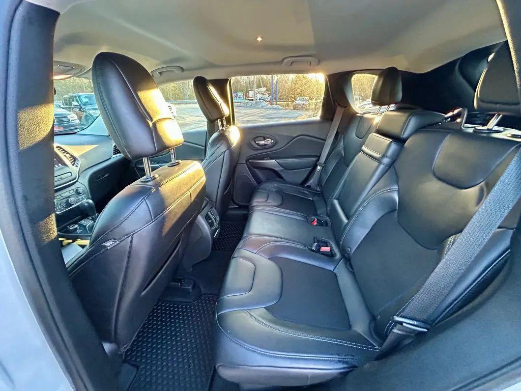 used 2019 Jeep Cherokee car, priced at $12,990