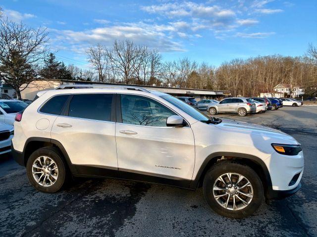 used 2019 Jeep Cherokee car, priced at $13,490