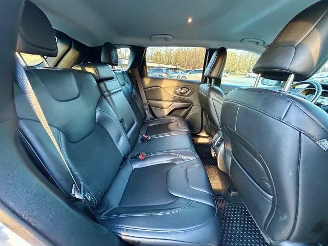 used 2019 Jeep Cherokee car, priced at $13,490