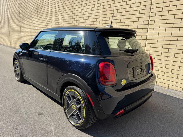 used 2022 MINI SE Hardtop car, priced at $18,477