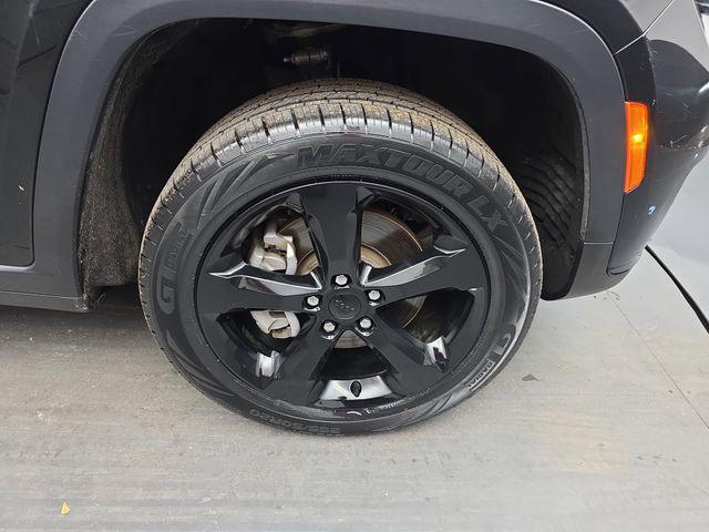 used 2023 Jeep Grand Cherokee L car, priced at $26,600