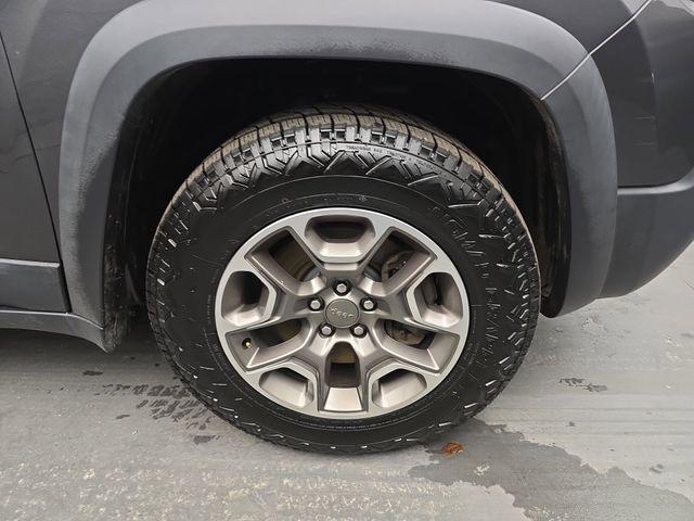 used 2020 Jeep Cherokee car, priced at $17,000