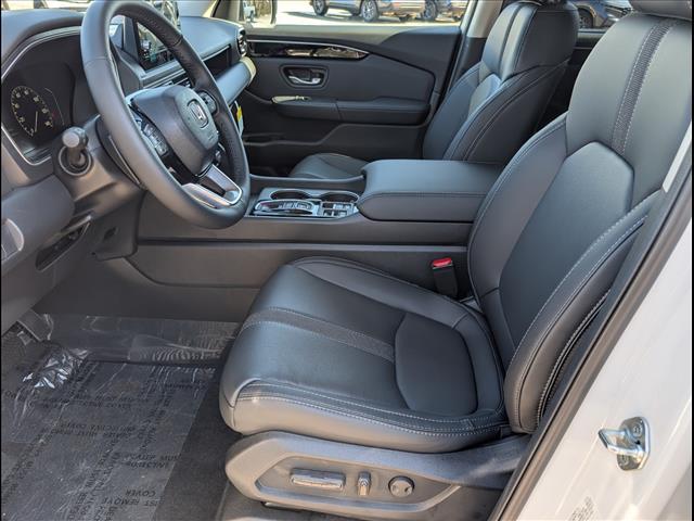 new 2025 Honda Pilot car, priced at $53,750