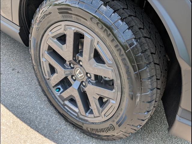 new 2026 Honda CR-V Hybrid car, priced at $40,250