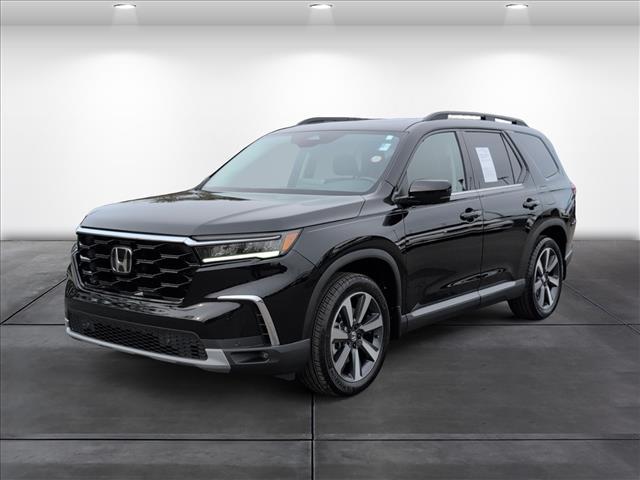 used 2025 Honda Pilot car, priced at $44,891