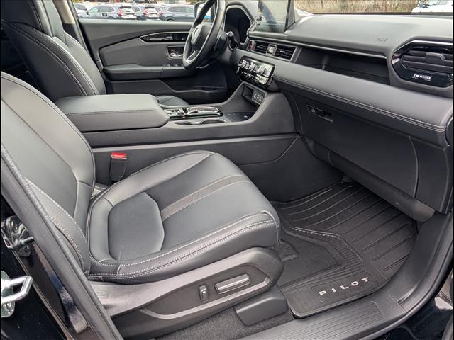 used 2025 Honda Pilot car, priced at $44,891