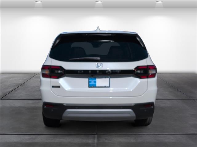 new 2025 Honda Pilot car, priced at $45,450