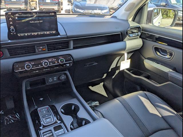new 2025 Honda Pilot car, priced at $45,450