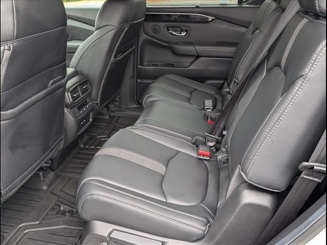 used 2025 Honda Pilot car, priced at $43,992