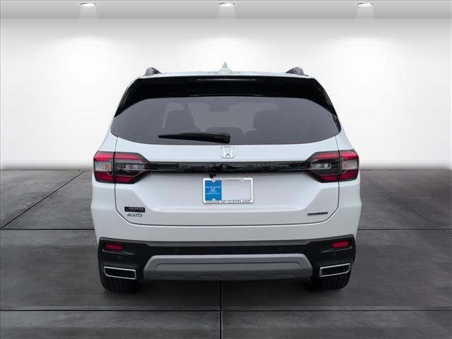 used 2025 Honda Pilot car, priced at $43,992