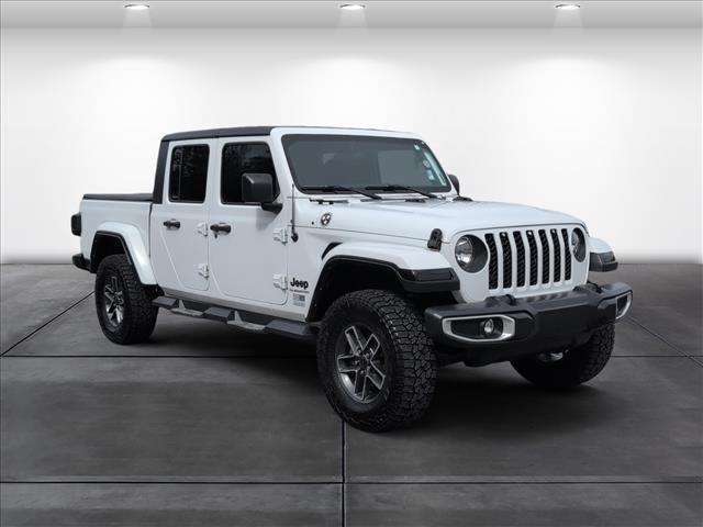 used 2021 Jeep Gladiator car, priced at $27,991