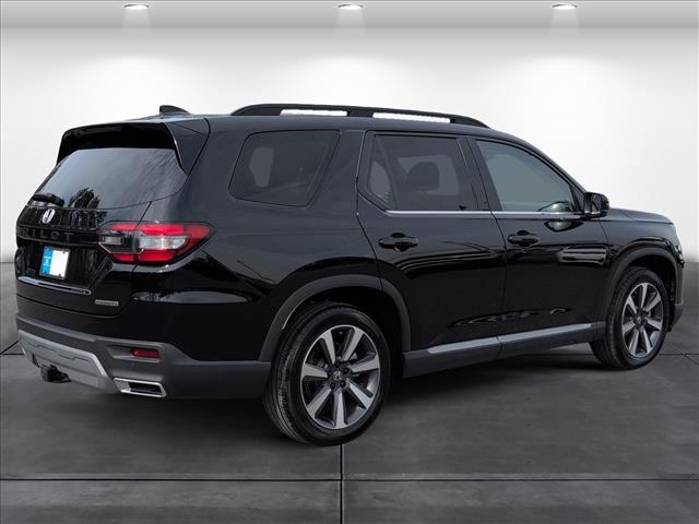 used 2025 Honda Pilot car, priced at $44,990