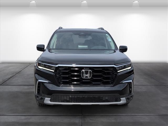 used 2025 Honda Pilot car, priced at $44,990